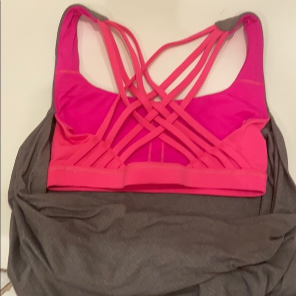 Lululemon exercise top with built in bra - Picture 2 of 4